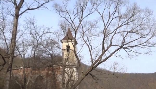 Bisericile scufundate de la Cinciş. Apele s-au retras din cauza secetei şi acum pot fi văzute (Video)