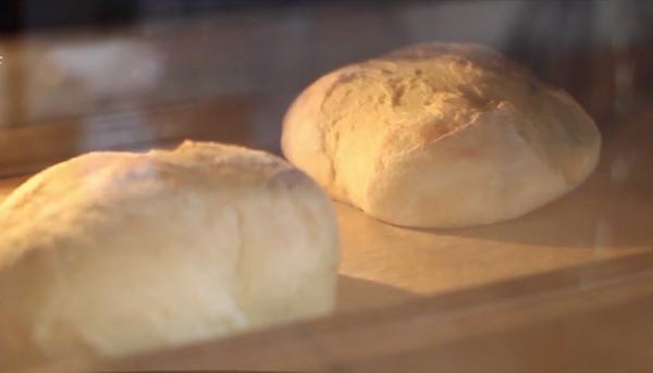 Cum facem cea mai bună pâine de casă. Rețeta este foarte ușoară