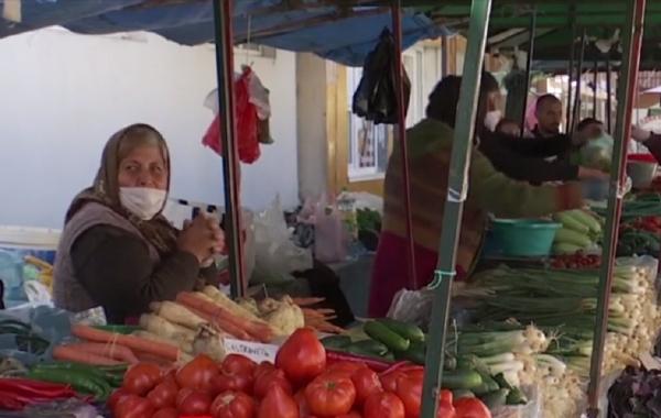 Pandemia de coronavirus a scumpit prețul la legume, fructe și alte produse alimentare