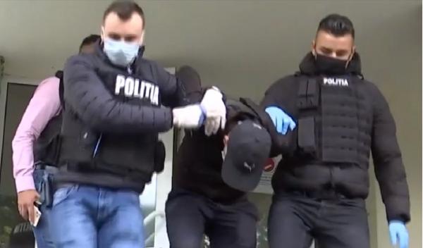 Un bărbat s-a predat polițiștilor, după ce a jefuit o farmacie din Timișoara