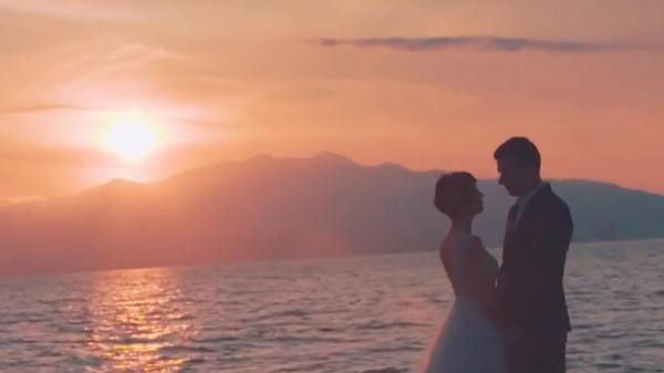 Nunta pe plajă în Grecia, o alegere tentantă pentru mirii români