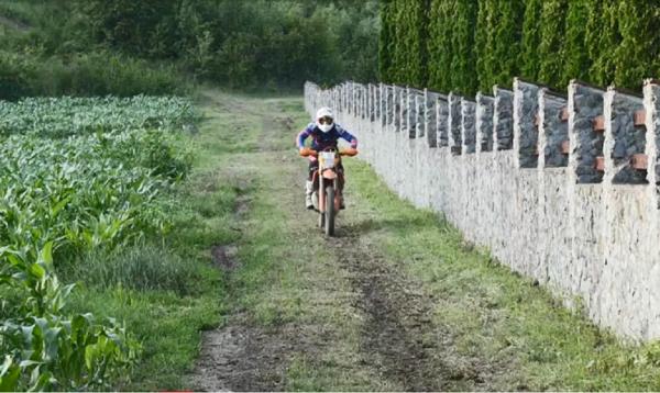 Motociclist rănit grav, după un accident straniu petrecut într-o pădure din Cluj
