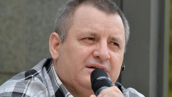 Viorel Ilișoi, fost jurnalist, despre lansarea volumului său "Strălucitor"