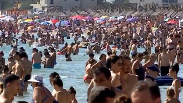 Peste 130.000 de turiști așteptați pe litoral, pentru ultimul weekend de dinainte de reducerile de prețuri promise de hotelieri