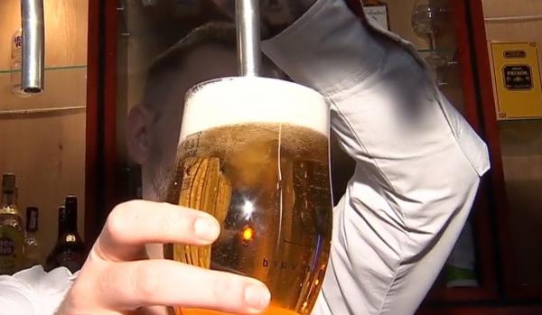 Consumul de bere s-a redus drastic din cauza Covid-19. Producătorii de bere artizanală, cei mai afectați