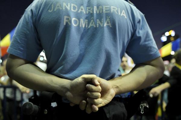 Șefii din Jandarmerie bănuiți că au pontat ilegal ore suplimentare de muncă neagă acuzațiile