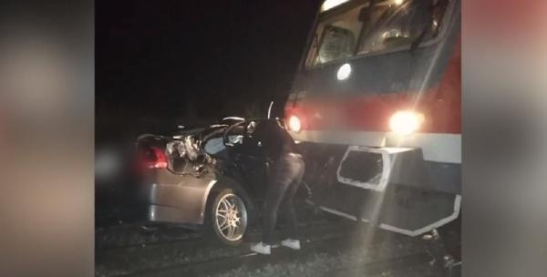 Un tânăr a scăpat cu viață după ce a fost lovit de tren, în Cluj