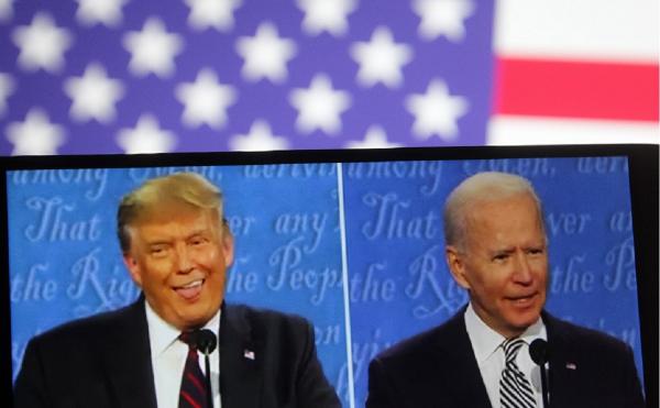 A doua dezbatere dintre Donald Trump și Joe Biden s-a transformat într-un duel la distanță (Video)