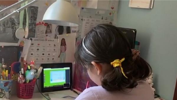 Profesorii români au nevoie de ajutor pentru a putea preda online într-un mod eficient