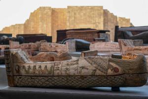 100 de sarcofage în stare perfectă, vechi de peste două mii de ani, dezgropate în Egipt: "Săpăturile continuă"