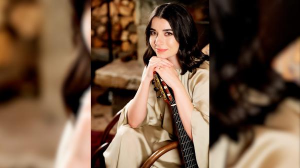 Alexandra Ușurelu a lansat în luna iubirii piesa „Ușor”