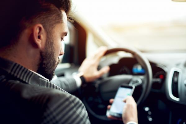 Mai mulți tineri din vestul țării au creat o aplicație pentru șoferi, care îi ajută să raporteze incidentele în care poate fi implicată mașina