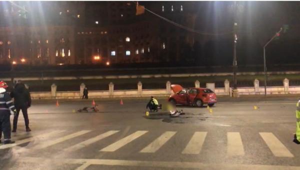 Poliţist pe motocicletă, mort într-un accident în fața Palatului Parlamentului