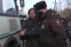 Prietenii lui Navalnîi, între care medicul personal şi doi reporteri CNN, arestaţi în faţa închisorii