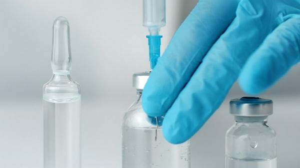 Vaccinul AstraZeneca va fi înlocuit cu Pfizer în mai multe centre de vaccinare din Gorj. Oamenii spun că se tem de efecte secundare