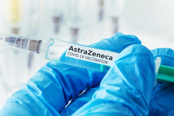 De astăzi, vaccinarea cu AstraZeneca se poate face fără programare în centrele care au locuri disponibile