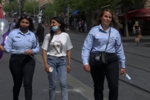 Israelienii nu mai sunt obligați să poarte măști afară, de duminică