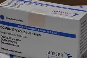 Europenii încep administrarea vaccinului Johnson & Johnson. EMA consideră că beneficiile sunt mult mai mari ca riscurile