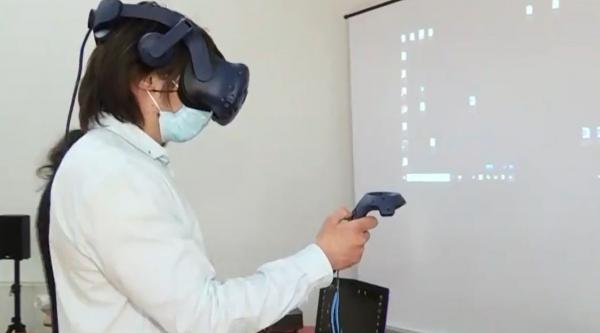 Ochelarii de realitate virtuală, de mare ajutor în tratamentul pentru afecțiuni psihiatrice, la Institutul Socola din Iași