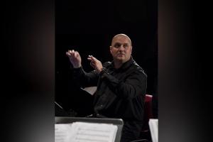 Dirijorul orchestrei Academiei de Muzică "Gheorghe Dima" din Cluj, Răzvan Metea, a murit de COVID-19