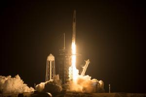 Nasa şi SpaceX, nouă lansare de succes către ISS. Este pentru prima dată când SpaceX a refolosit o rachetă cu echipaj uman