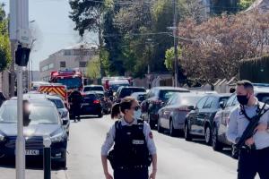 Polițistă înjunghiată mortal în secţia de Poliţie, atacatorul ucis, în Franţa. "Suntem complet uimiţi", spun autorităţile