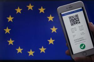Certificat UE Covid-19. Parlamentul European a aprobat adeverinţa electronică verde pentru turişti