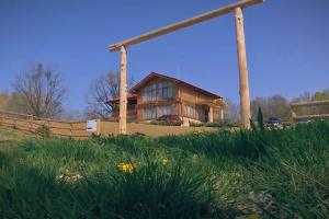 Mini-vacanţa de Paşte şi 1 Mai petrecută în Gorj. Ce obiective turistice pot vizita românii