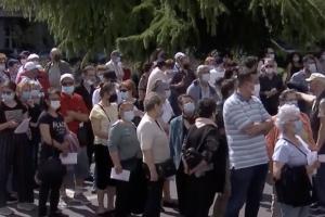 Mii de români s-au vaccinat deja anti-Covid-19 la maratonul de vaccinare de la Bucureşti