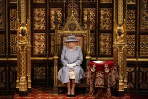 Regina Elisabeta participă la primul eveniment public, oficial, după decesul prințului Philip