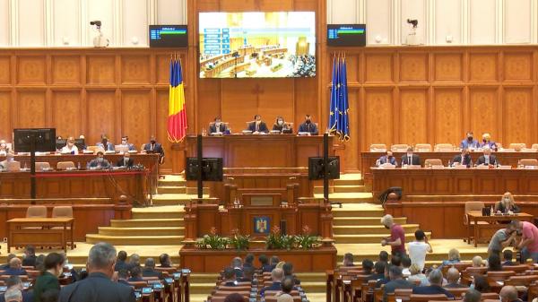 Scandal la prezentarea PNRR în Parlament: Cîțu acuzat de secretomanie, un plan care a lipsit și anunțul moțiunii de cenzură