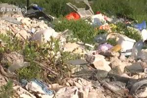 Munţi de gunoaie la Vidin, în Brăila. Un adevărat focar de infecţie a răsărit la câţiva paşi de blocurile din cartier