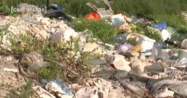 Munţi de gunoaie la Vidin, în Brăila. Un adevărat focar de infecţie a răsărit la câţiva paşi de blocurile din cartier