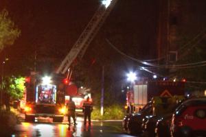 S-a dat alarma în miez de noapte în Brazi, Prahova: Un incinerator de deşeuri medicale a luat foc