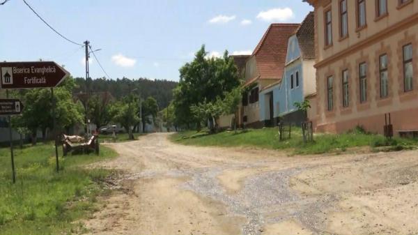 Modernizarea satului Viscri, contestată: "Nu ne dorim creşterea nivelului de confort, prin pierderea farmecului pe care îl are satul aşa cum e acum"