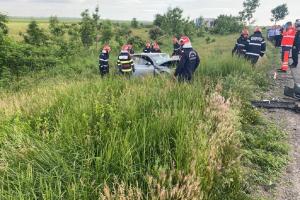 Carambol cu patru maşini în Buzău. Sunt cinci victime, o femeie a fost aruncată pe caldarâm
