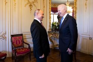 Întâlnirea Putin - Biden, cordială dar fără prea multe rezultate. A fost luată o singură decizie concretă