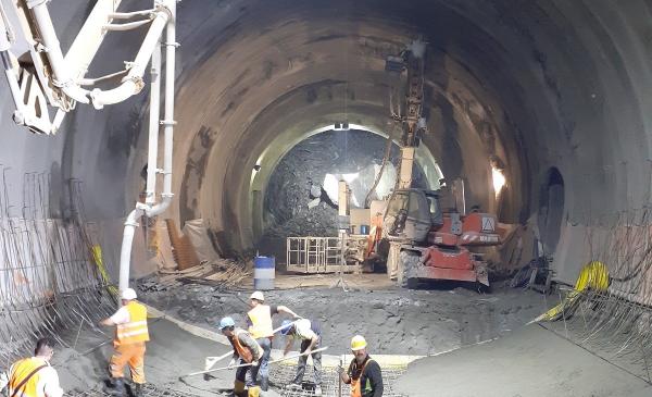 Proiect spectaculos în Arad: tunel săpat în munte, prin care vor circula trenuri de mare viteză