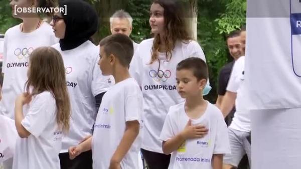 Sute de oameni, între care copii și sportivi de performanță, au alergat la cross-ul din parcul craiovean Nicolae Romanescu