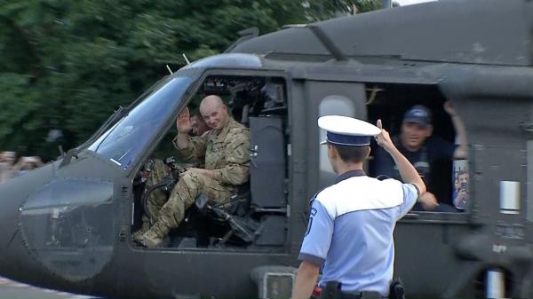 Anchetatorii exclud varianta unei erori de pilotaj în cazul elicopterului BlackHawk care a aterizat forţat în Bucureşti. Va fi analizată "cutia neagră" a aparatului de zbor