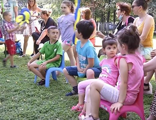 Educaţie prin joacă, în Grădina Valorilor Româneşti. Copiii au învăţat şi s-au distrat