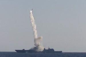 VIDEO. Rusia a testat cu succes racheta hipersonică Zircon. Putin susține că nu poate fi oprită de scuturile anti-rachetă ale SUA
