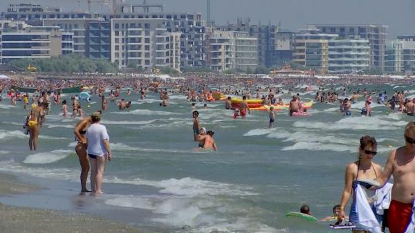 Ghid de supravieţuire pe litoralul românesc: cum puteţi evita aglomeraţia de pe drum sau de pe plajă