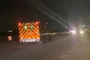 Cursă nebună cu o ambulanţă furată: Un şofer drogat şi înarmat a gonit pe şosea cu paramedicul şi pacientul în maşină, în SUA