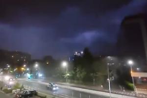 Furtună puternică în București și Ilfov, s-a emis avertizare Cod Portocaliu de vreme rea. Mesaj RO-ALERT: "Evitați deplasările"
