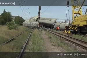 Primele imagini cu accidentul feroviar de la Fetești. Cătălin Drulă: Se pare că mecanicul a adormit și era băut. Lista trenurilor spre litoral afectate