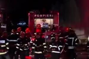 Intervenţie cu 25 de autospeciale la un incendiu de proporţii, în Afumaţi: depozitul de mase plastice, distrus de flăcări violente