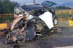 Mașini făcute praf într-un accident mortal pe DN1, la Brașov. Doi oameni au murit, alți patru au ajuns la spital