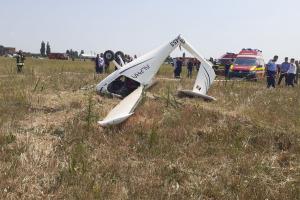 Un avion de mici dimensiuni s-a prăbuşit lângă Bucureşti. Două victime au fost preluate de SMURD