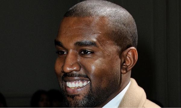Kanye West şi-a lansat noul album printr-un spectacol de zile mari, la Chicago, în faţa a zeci de mii de spectatori